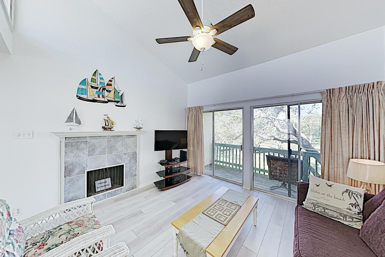 Fulton Beach Condos ロックポート 部屋 写真