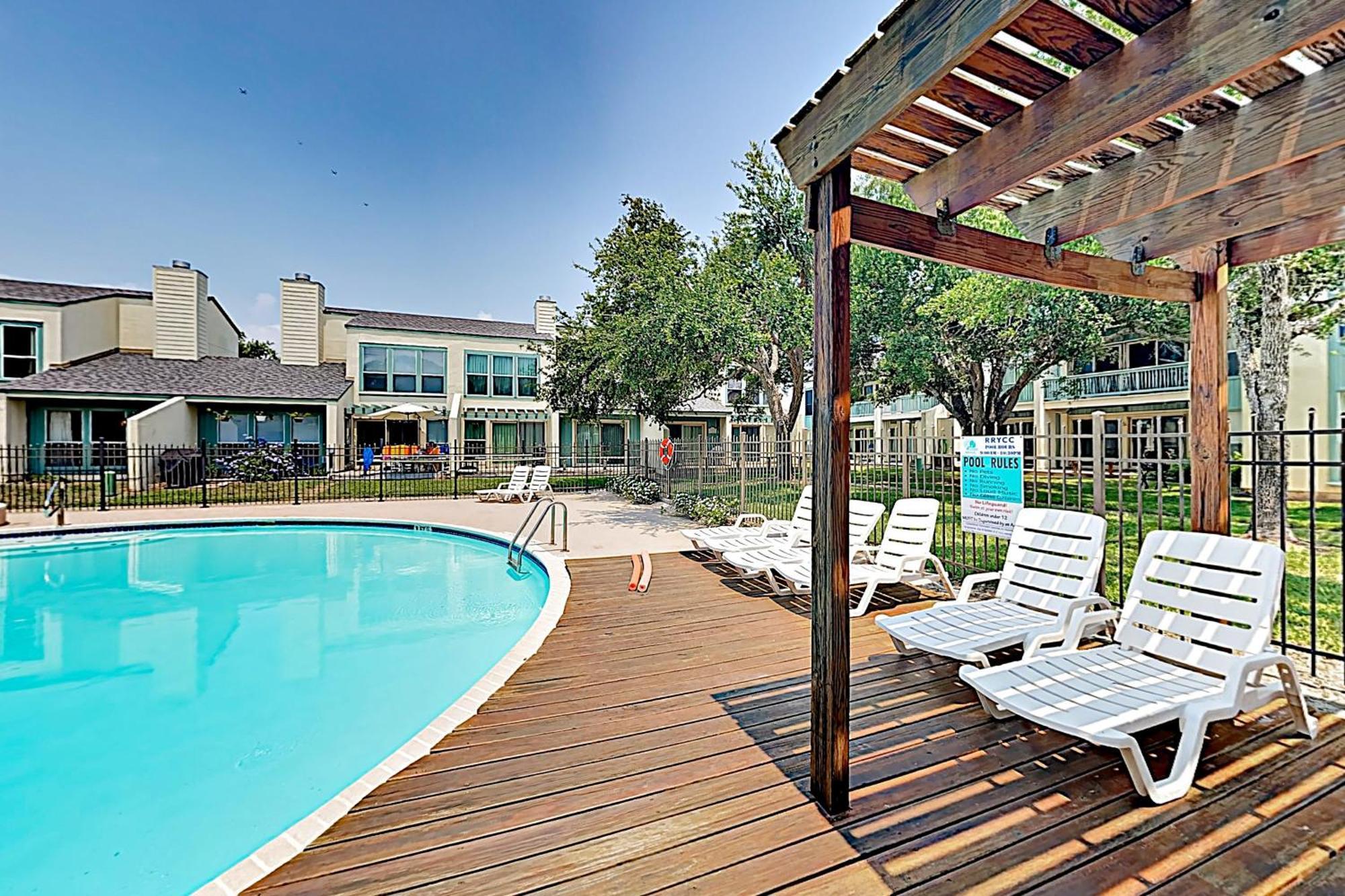 Fulton Beach Condos ロックポート 部屋 写真