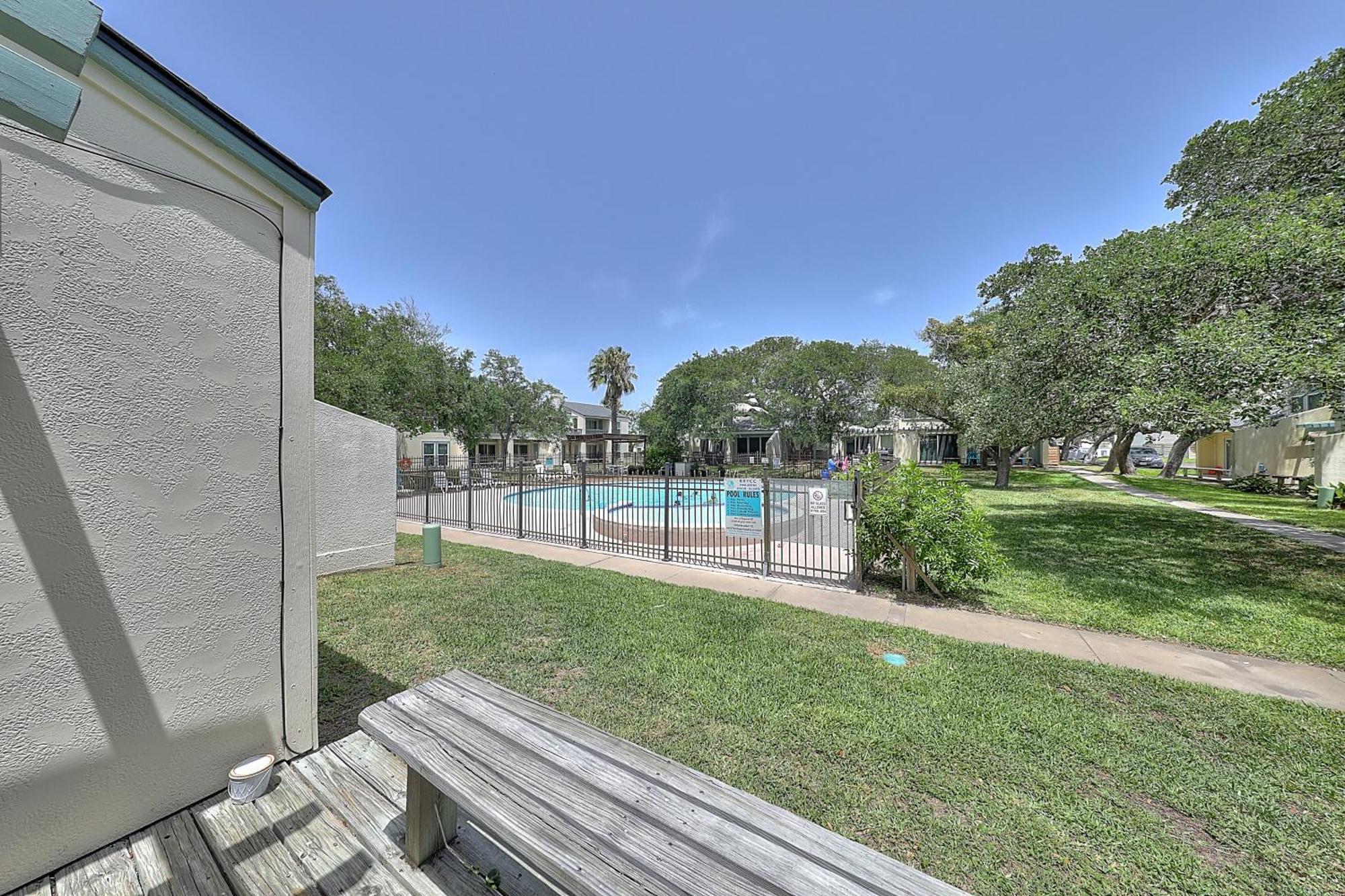 Fulton Beach Condos ロックポート 部屋 写真