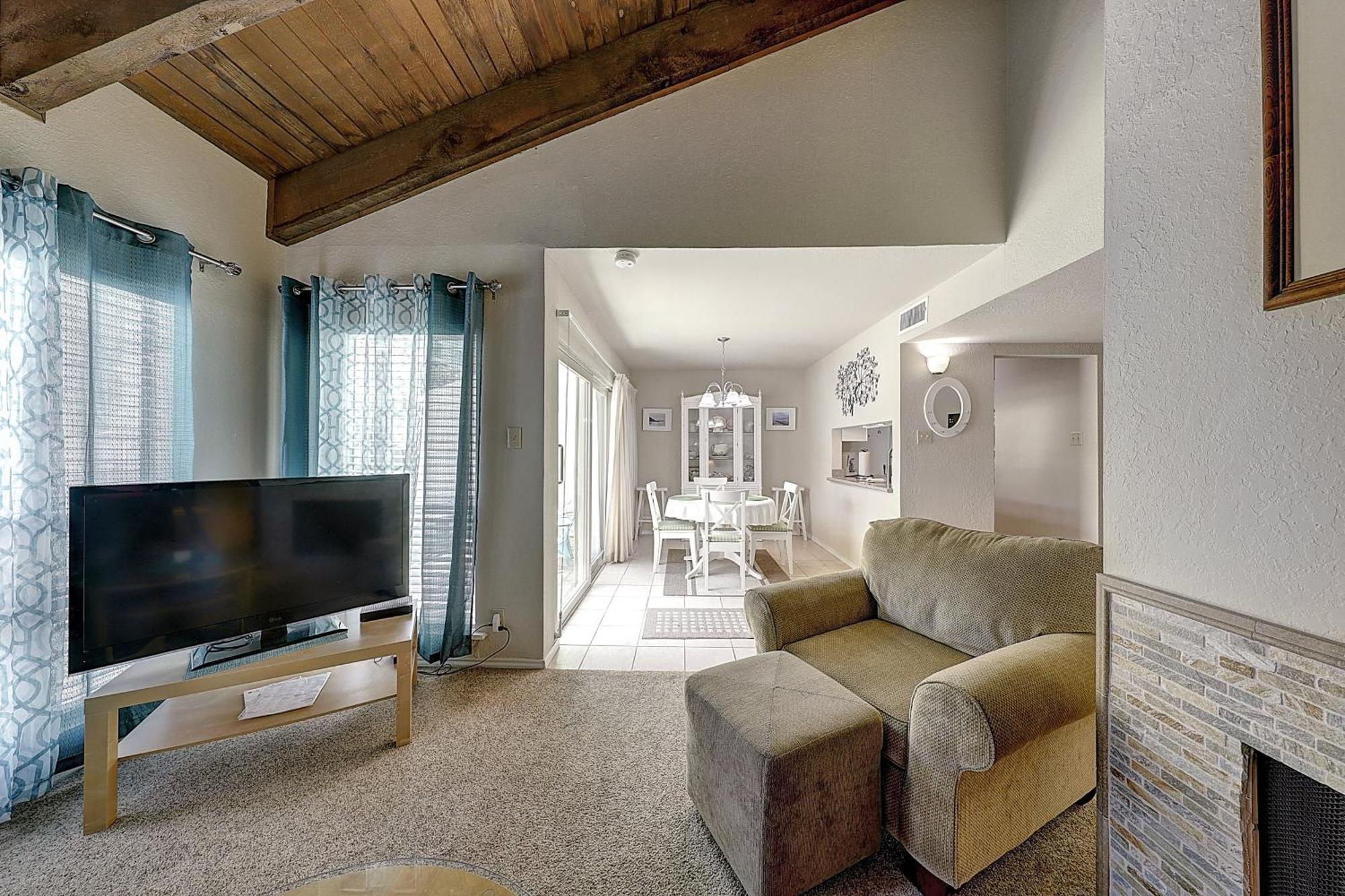 Fulton Beach Condos ロックポート 部屋 写真