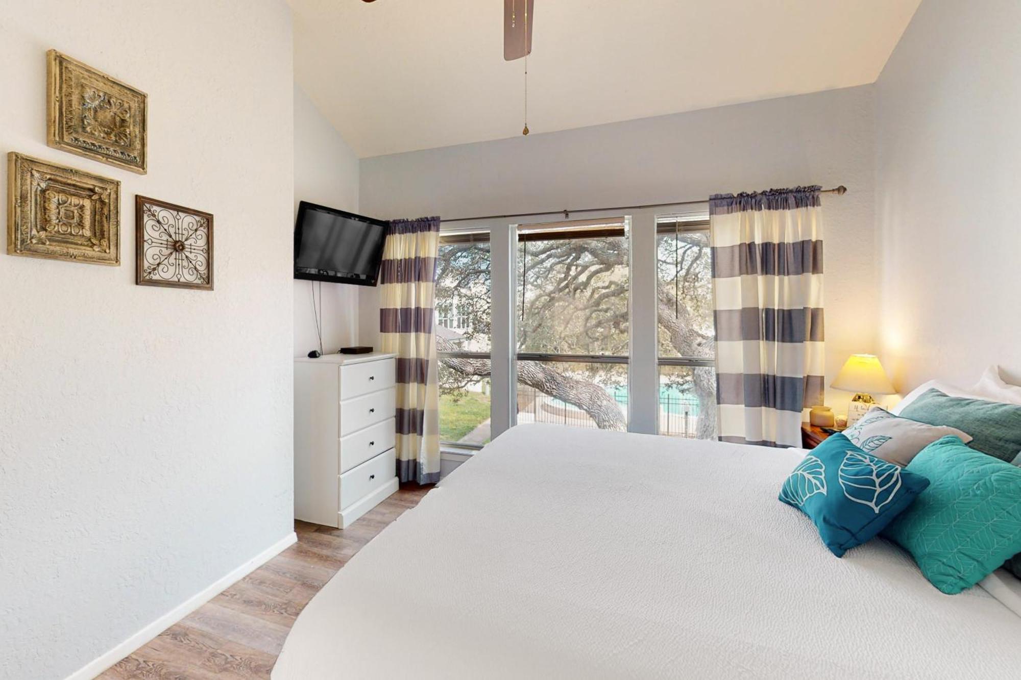 Fulton Beach Condos ロックポート 部屋 写真