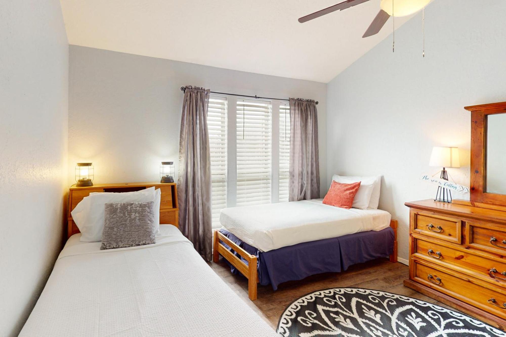 Fulton Beach Condos ロックポート 部屋 写真