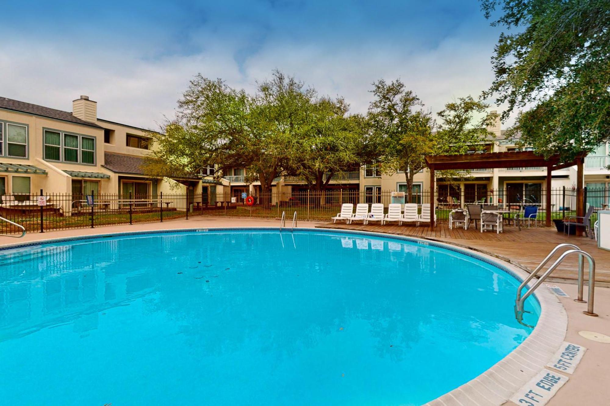 Fulton Beach Condos ロックポート 部屋 写真