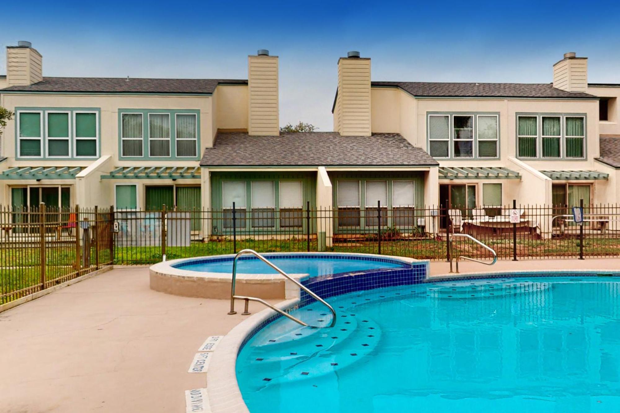 Fulton Beach Condos ロックポート 部屋 写真