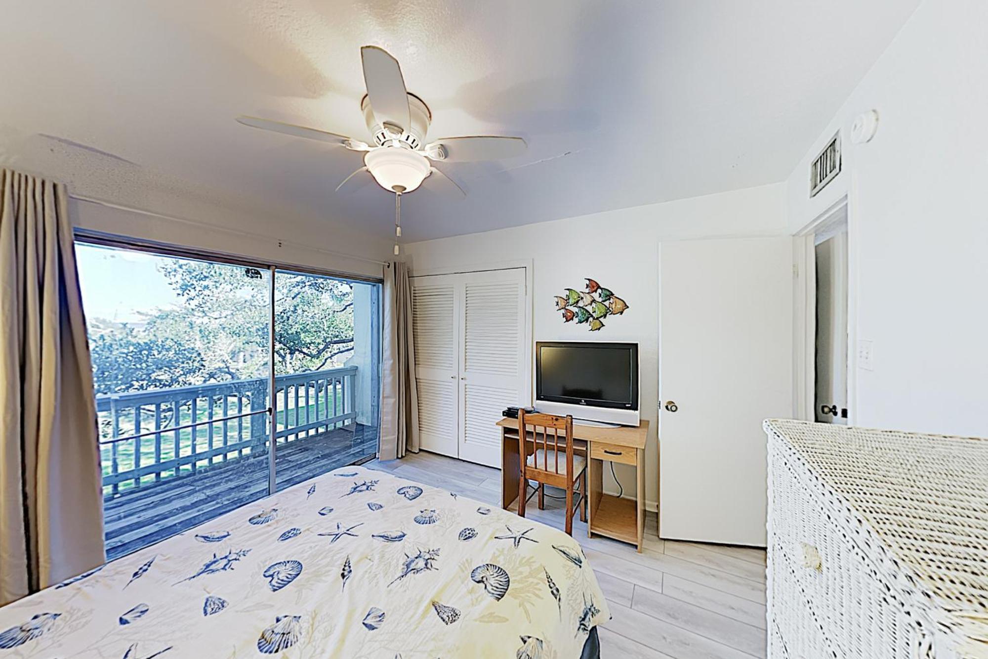 Fulton Beach Condos ロックポート 部屋 写真