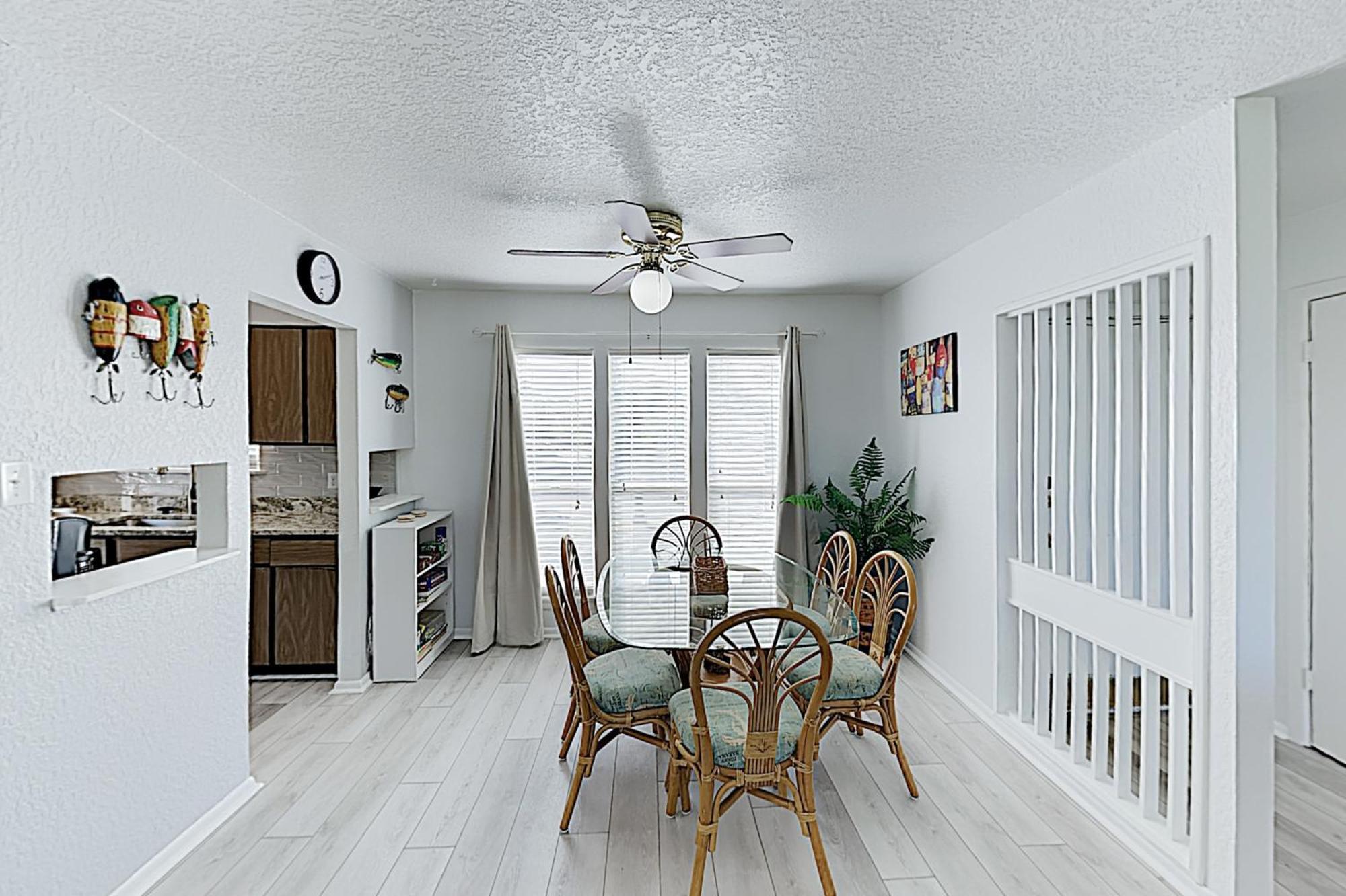 Fulton Beach Condos ロックポート 部屋 写真