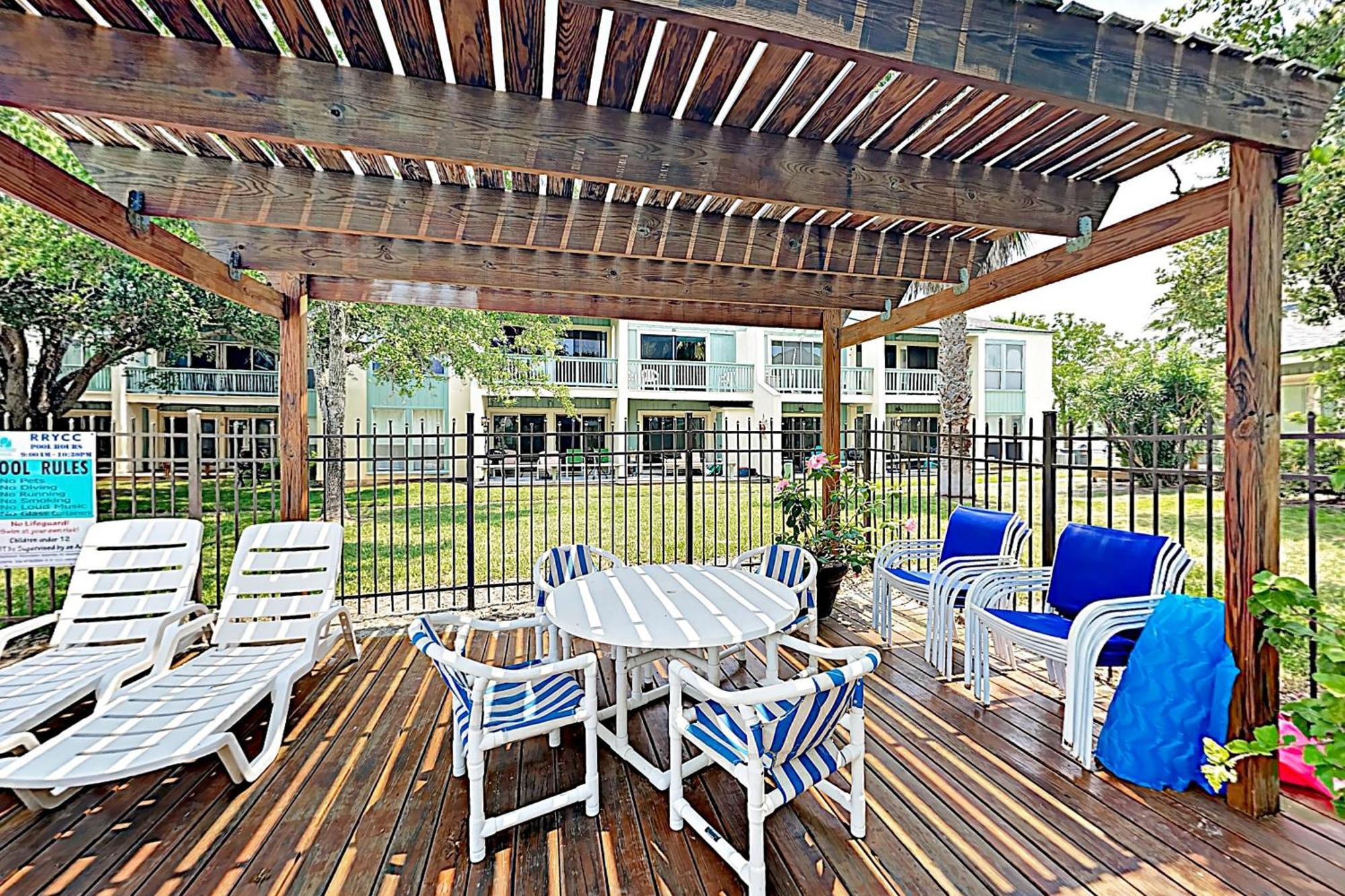 Fulton Beach Condos ロックポート 部屋 写真